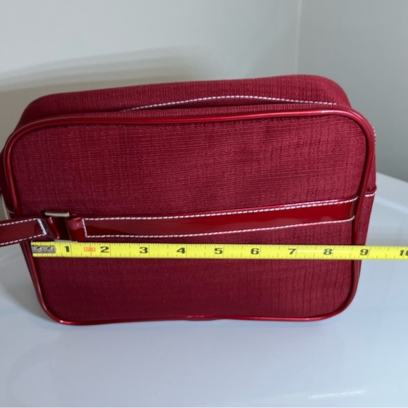 Makeup Bag Red Pattern Vinyl Zipper with Handle Estée Lauder Preloved Gently - Picture 6 of 9